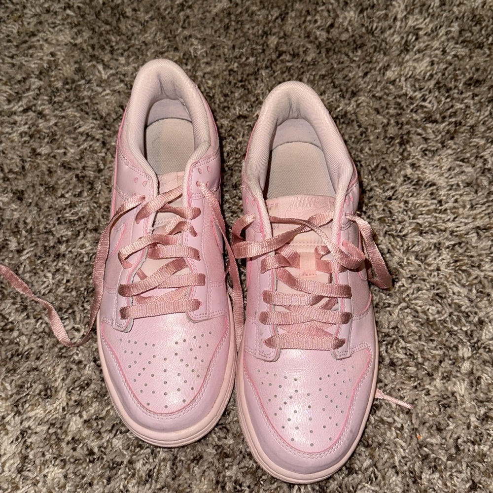 Pink dunks - Picture 2 of 2